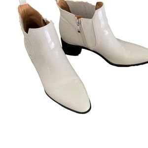 Franco Sarto cream Chelsea style booties. Exc Condition. Leather. Sz 8
